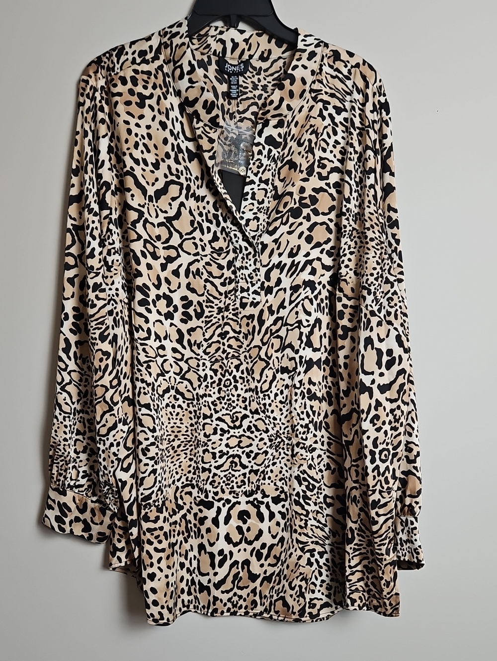 Jones NY Long Sleeve Split V-neck Satin Tunic:Color-Brown Leopard Print: Size-2X